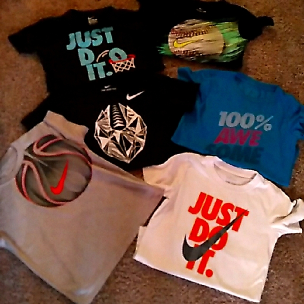 6 boys Nike shirts size 6/7